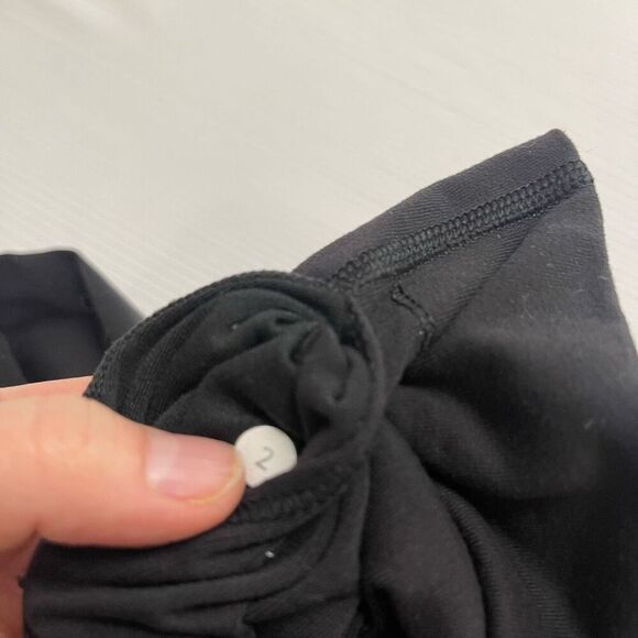 Lululemon Black Align Cropped Leggings Size 2 - Picture 6 of 8